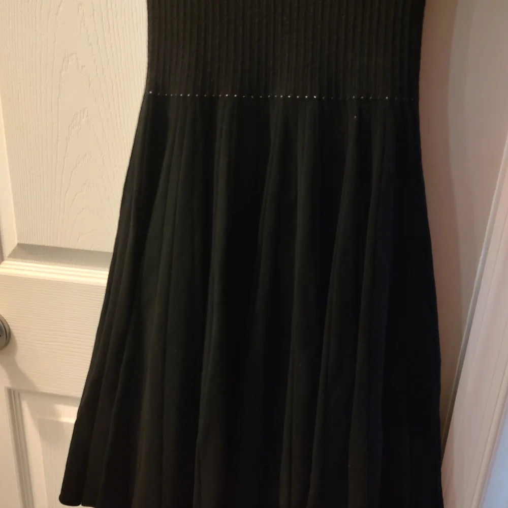 Antonino Valenti Elegant Black Sleeveless Dress - Picture 4 of 6